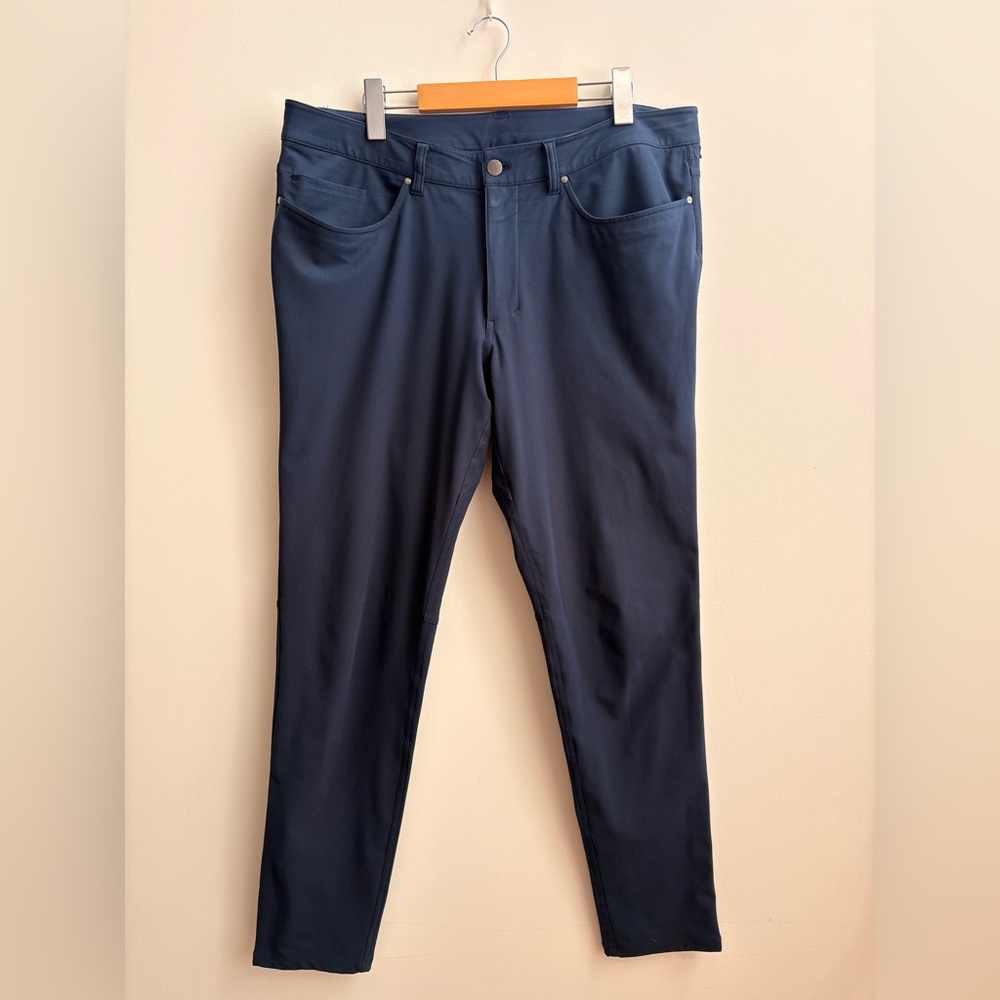 Male Lululemon ABC Skinny Fit Pants (Warpstreme) 36 x 32 Colour: Navy